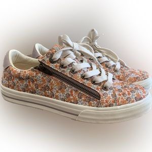 Taos Z Soul women’s shoes new without tags